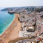 Beach Nearby Modern Apartment W 2 Bedrooms