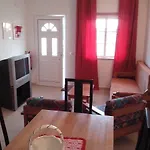 Beach Nearby Modern Apartment W 2 Bedrooms * Αλμπουφέιρα