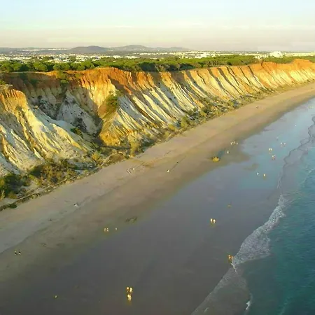 With 2 Bedrooms B Апартаменты