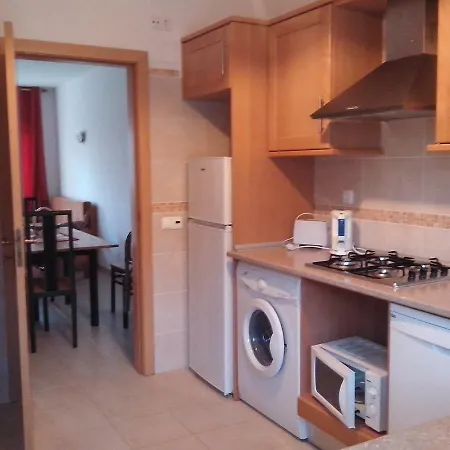 Nearby Modern W 2 Bedrooms Lägenhet *
