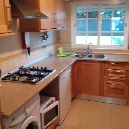 Beach Nearby Modern Apartment W 2 Bedrooms *