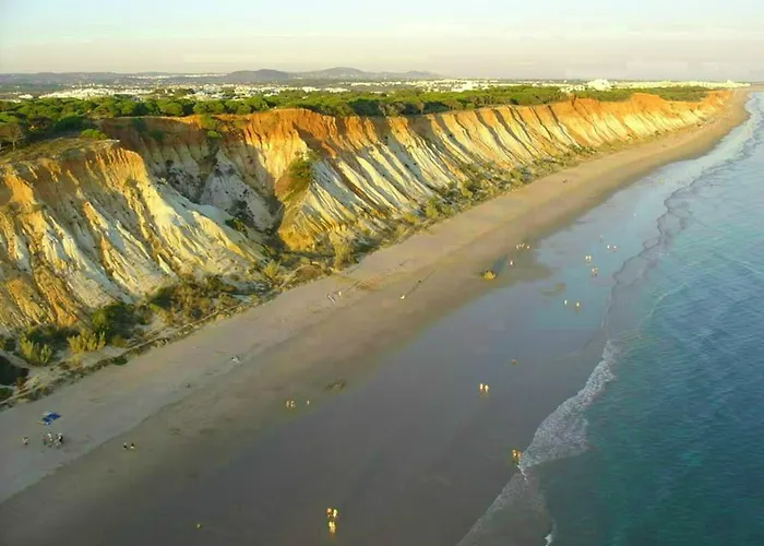 With 2 Bedrooms B Апартаменти